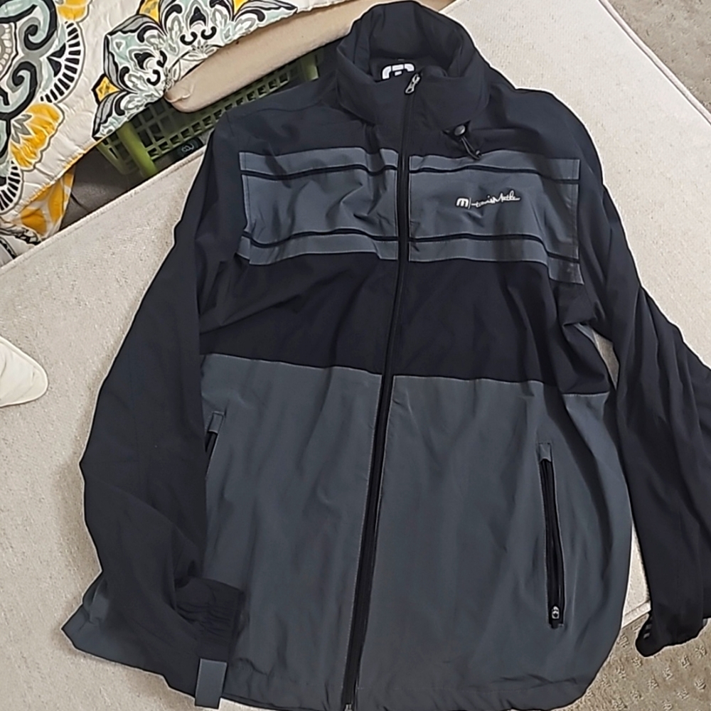 Travis Mattews Golf Windbreaker with hidden hood Size Large